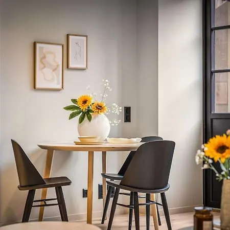 L Luxurious Hideaway In Centrum Leilighet