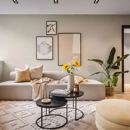 L Luxurious Hideaway In Centrum Leilighet