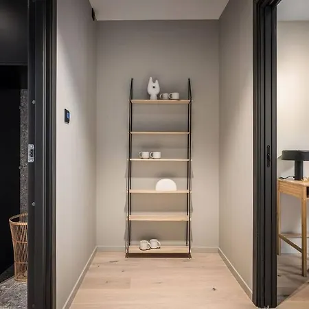 L Luxurious Hideaway In Centrum Apartment *
