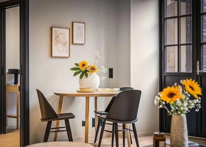 L Luxurious Hideaway In Centrum Apartament